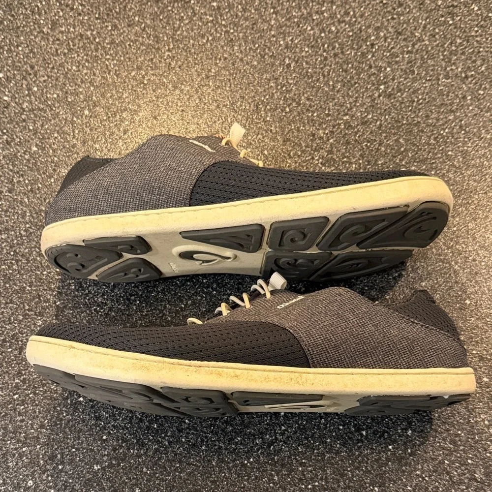 OluKai Men's Black and Gray Nohea Moku Boat Shoes - size 9